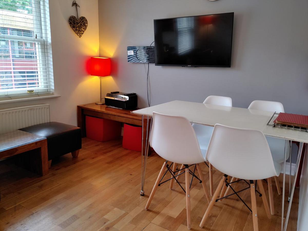 The Bath House Apartments - Free 1St Breakfast - Free Parking Bagian luar foto