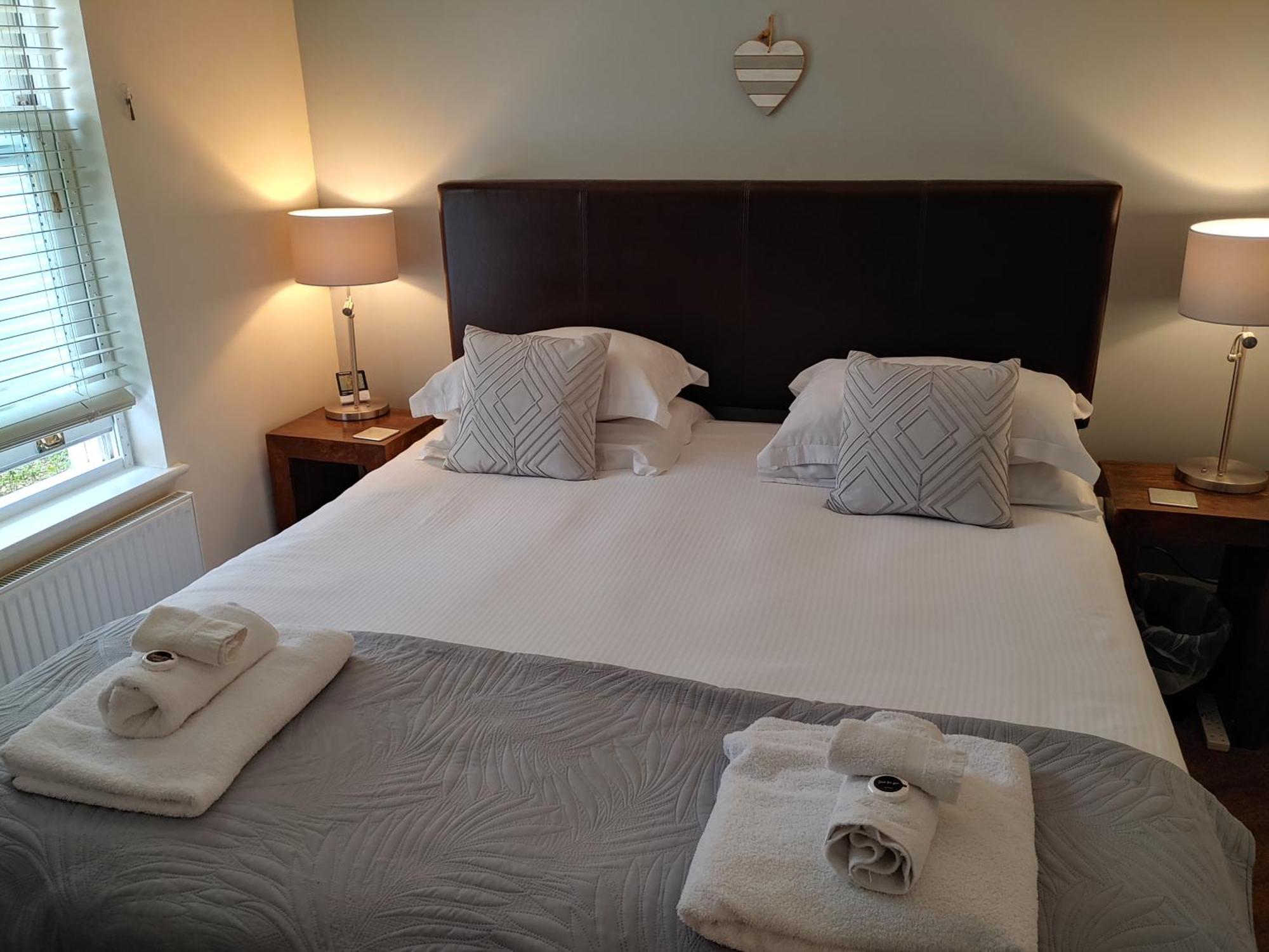 The Bath House Apartments - Free 1St Breakfast - Free Parking Bagian luar foto