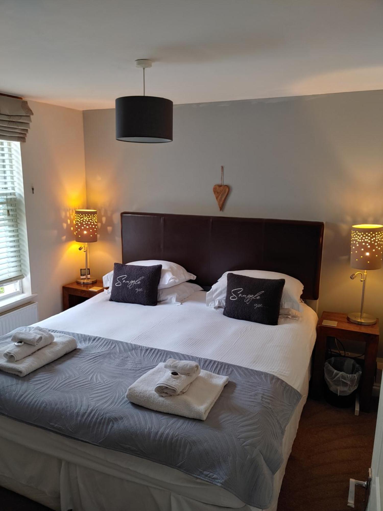 The Bath House Apartments - Free 1St Breakfast - Free Parking Ruang foto