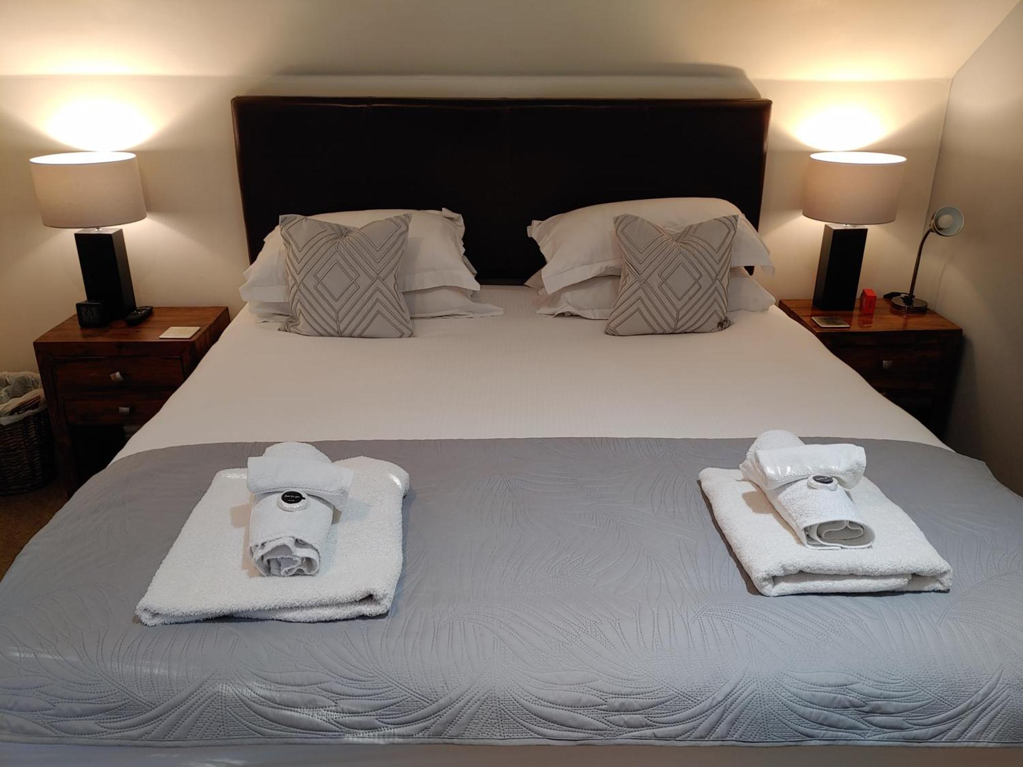 The Bath House Apartments - Free 1St Breakfast - Free Parking Bagian luar foto