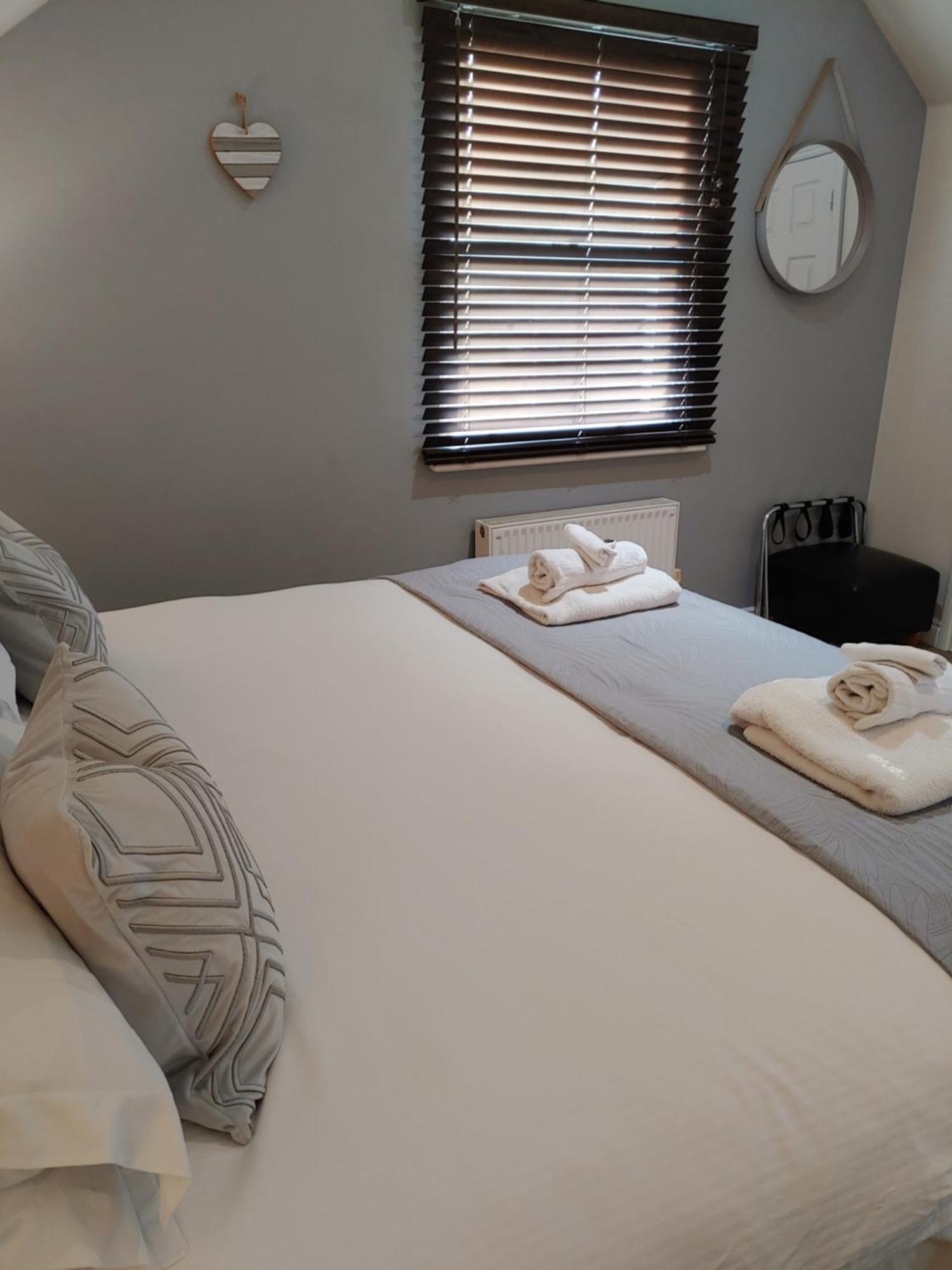 The Bath House Apartments - Free 1St Breakfast - Free Parking Bagian luar foto