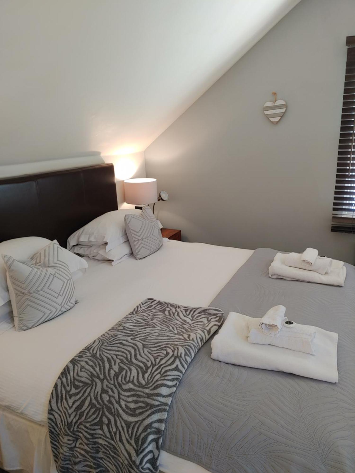 The Bath House Apartments - Free 1St Breakfast - Free Parking Bagian luar foto