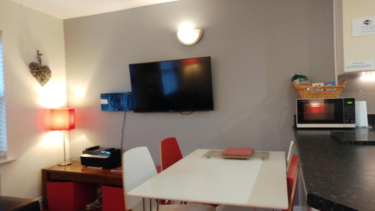The Bath House Apartments - Free 1St Breakfast - Free Parking Bagian luar foto
